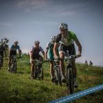 Impressie van een groep MTB fietsers bij de Veldslag van Norg